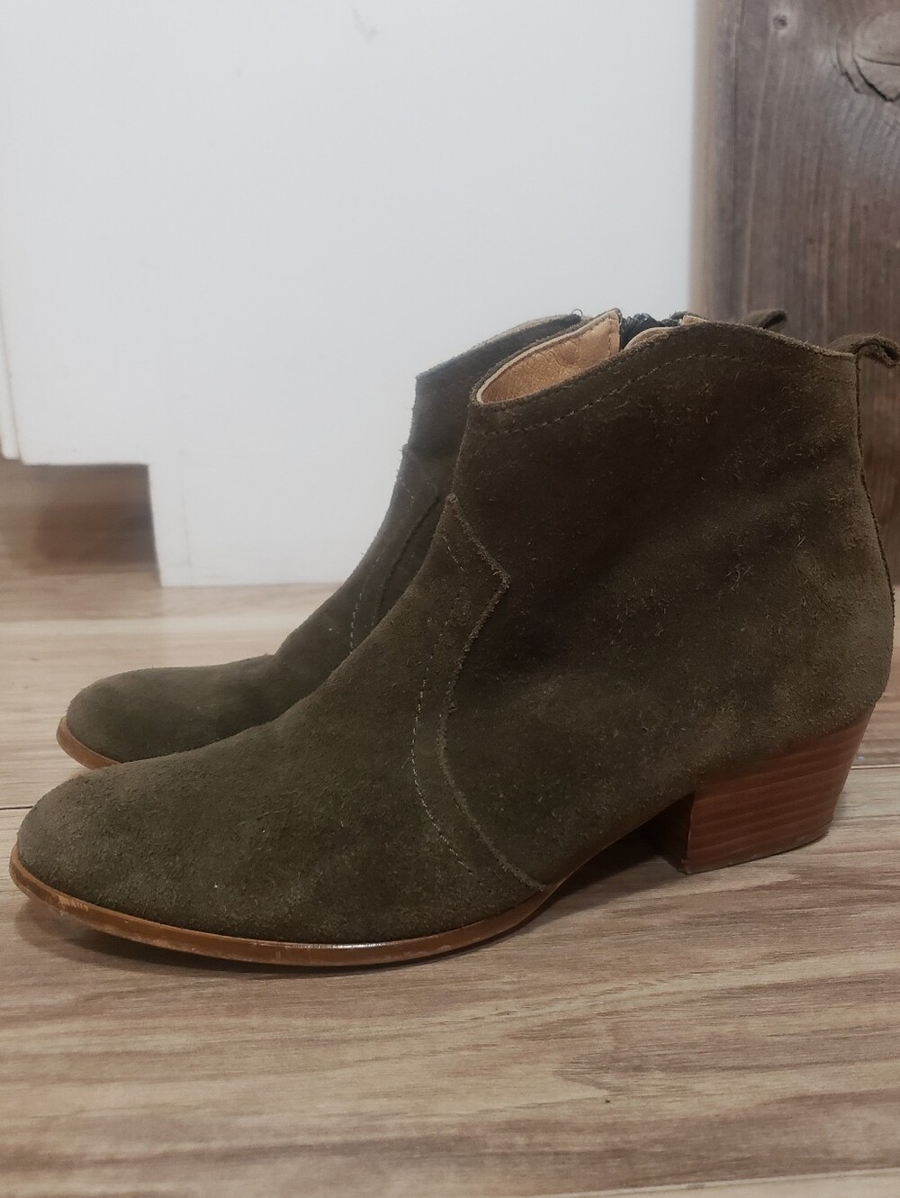 Anthropology Olive Green Suede Western Ankle Boots Zip Up Side Size 38 Or 7.5